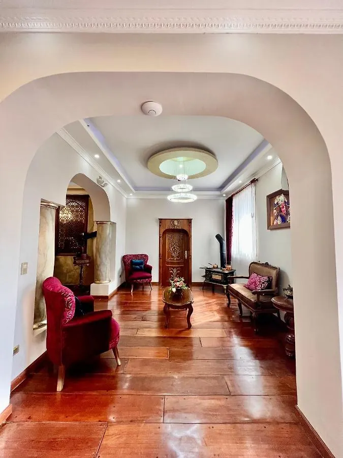 Dakani Hotel Boutique New Quito 3*,